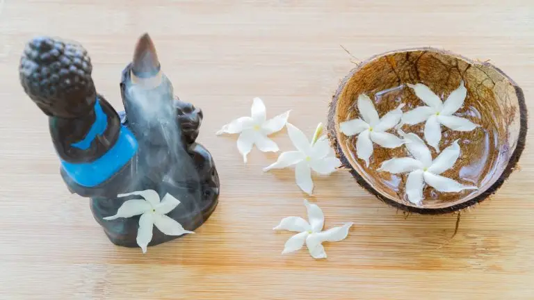 figurine-boudha-encens-fleur